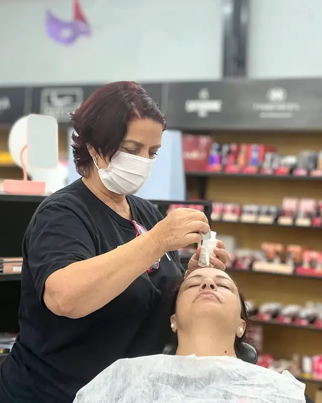 Atendimento consultivo na Yumi Cosméticos